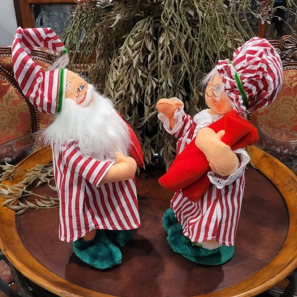 Annalee Santa & Mrs. Claus Christmas Dolls 2006 Hot Water Bottle & Blanket